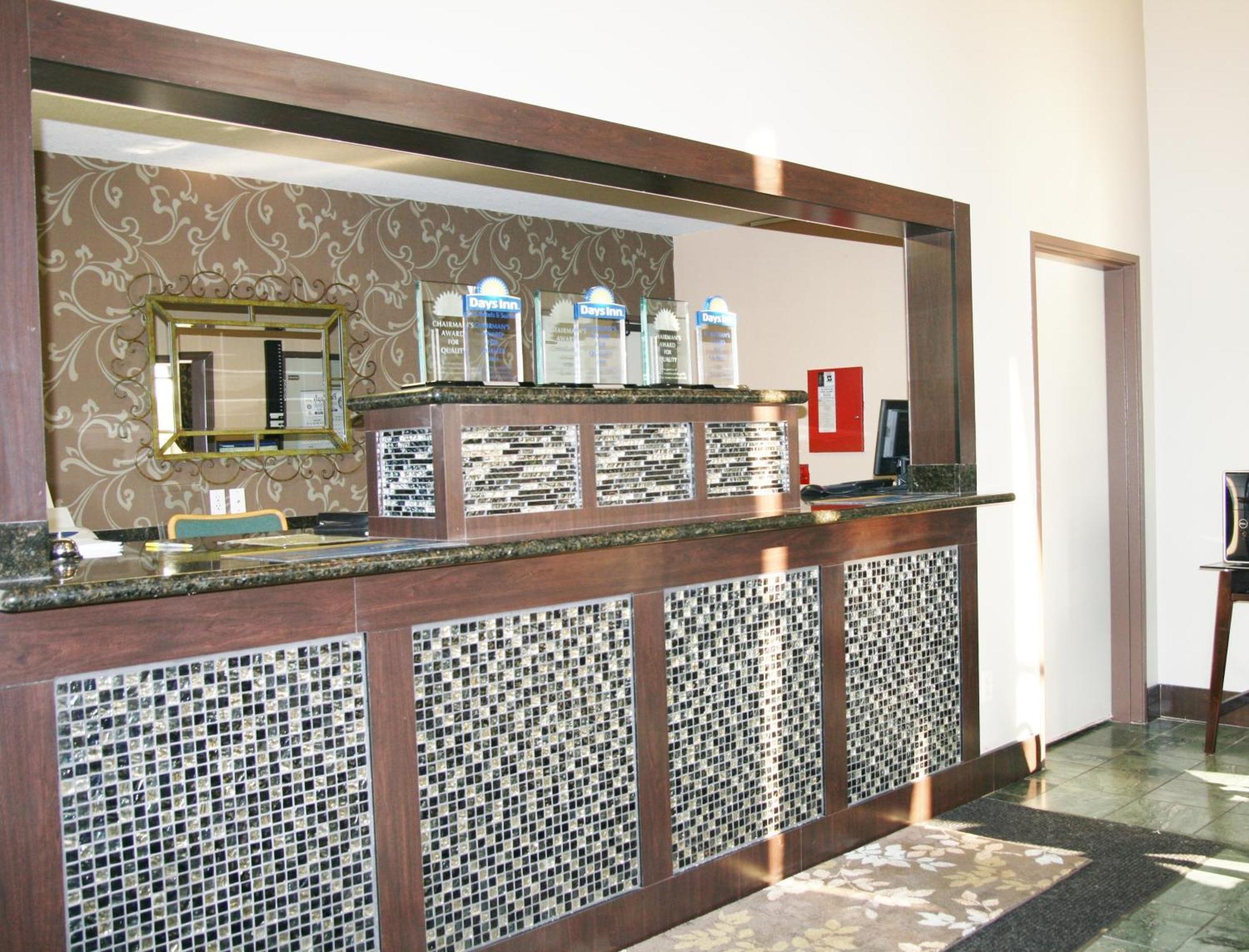Days Inn By Wyndham Rocklin/Sacramento Exterior photo
